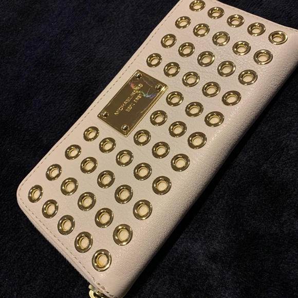 MICHAEL KORS Vanilla Gold Studded Long Wallet - Picture 2 of 14